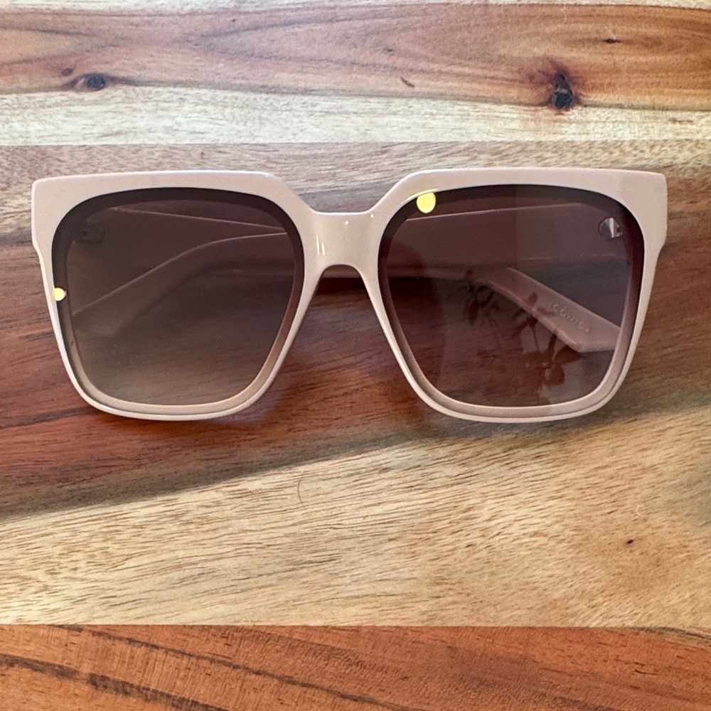 Iconica Thea flush lens Oversized Sunglasses nude/pink new with case - Picture 2 of 4
